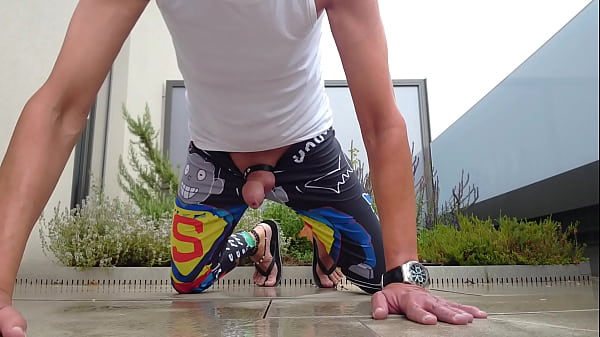 horny outdoor wank surfer 