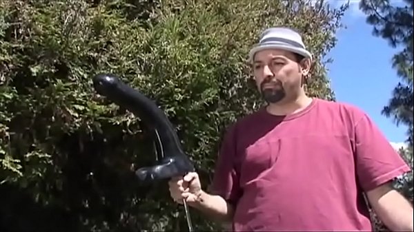 Theyplay golf on the ass ofa girl