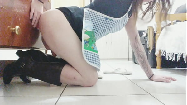 Mavka empregadinha puta 