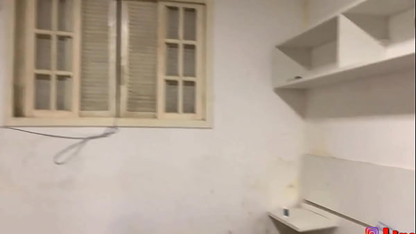 Loira Muito Gostosa Tomando Banho E Seu Funcionario Ficou Espiando Por Tras Da Porta Ate Ela Perceber E Transar Ele thumbnail