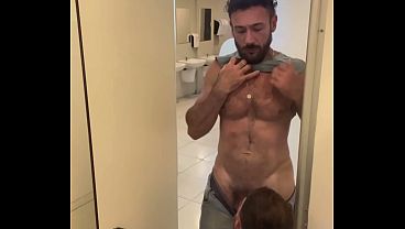 Dando Pro Pauzudo Gostoso No Banheiro thumbnail