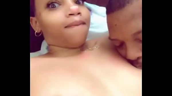 Dominicana con viejo feo