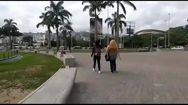 Play MP4 - Enga&ntilde;ada me la cojo en un hotel