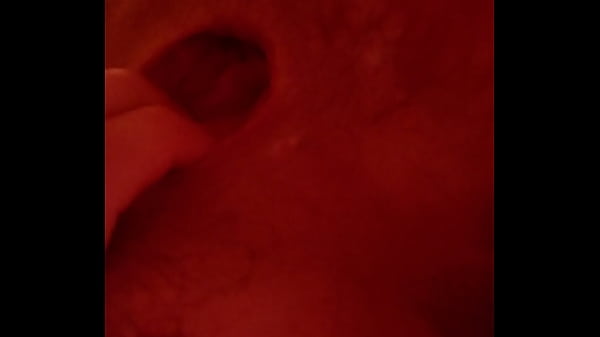 Mostrando mi ano y destrozandolo un poco