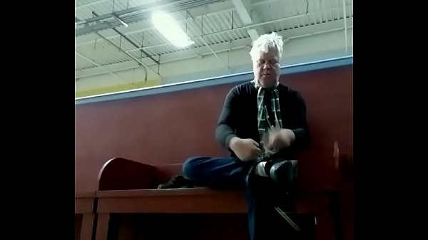 Natty Daddy Tries To Get It Together After Long Night In Laundromat