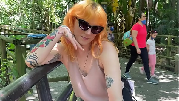 Play MP4 - Horny At A Public Park