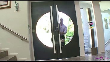 Nonton Seductive Ebony Lady Is Aware That She Can Obtain Everything And Thats His Big Cock thumbnail