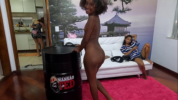 Play MP4 - Conhecendo melhor a mans&atilde;o do Ted