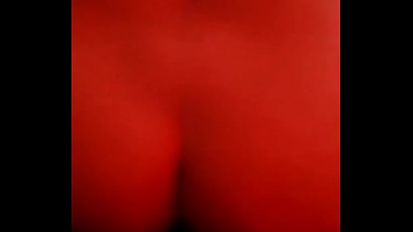 Marino que me compr&oacute_ una bomba de vac&iacute_o para pene me dio el culo