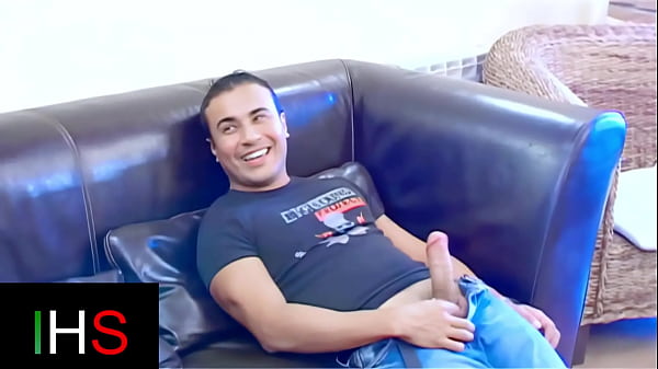 Nonton Two Slutty Girls Fuck With Two Hot Males thumbnail