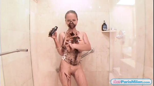 Teen Paris_Milan spread chocolate all over the body
