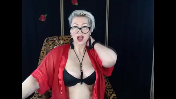 Play MP4 - Hot private show of curvy milf with glasses&rpar;&rpar;