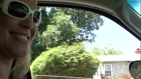 Nonton Hot Babe Riding Huge Black Dick thumbnail