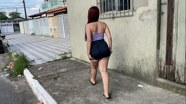 Ela Andando Na Rua &eacute; Uma Del&iacute;cia, Eu Amo Olhar O Jeito Que Ela Anda thumbnail