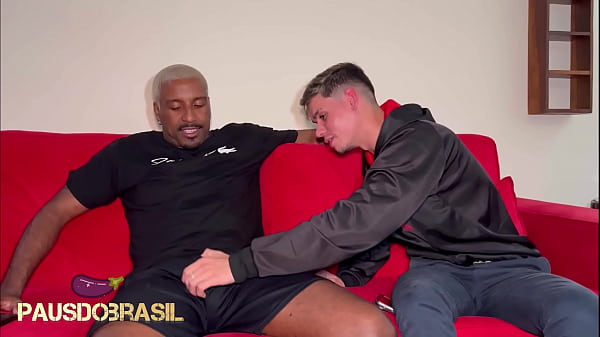 Novinho Gosta De Pau Grande thumbnail