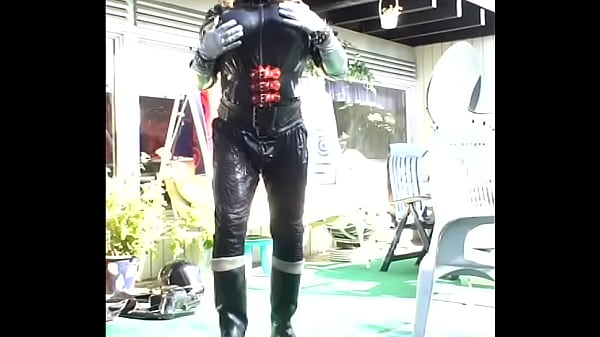 Roxina2006RetroDollBootChange040906.WMV