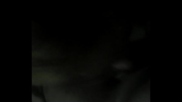 Pendeja_arrodillada haciendo pete