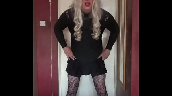 bisexual crossdresser_will drop to his knees_to swallow your_pee while its being filmed