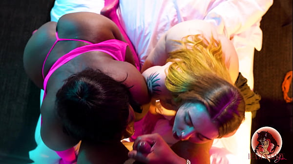 Gracie Squirts Joins Itskittylove And Beast In Bed thumbnail