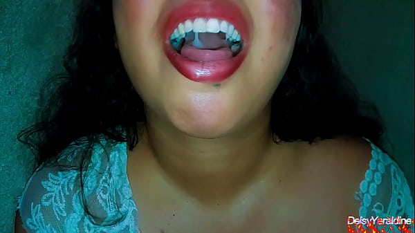 Mamada En Un Callej&oacute;n Hasta Lograr Que Se Corra En Mi Boca Y Me Trago Todo Su Semen thumbnail