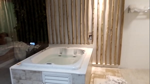 Nonton No Hotel thumbnail