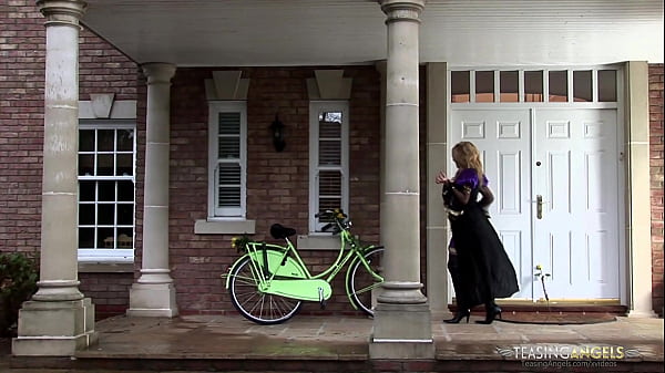 Horny dude gets to bang two blonde slut in the bathroom 