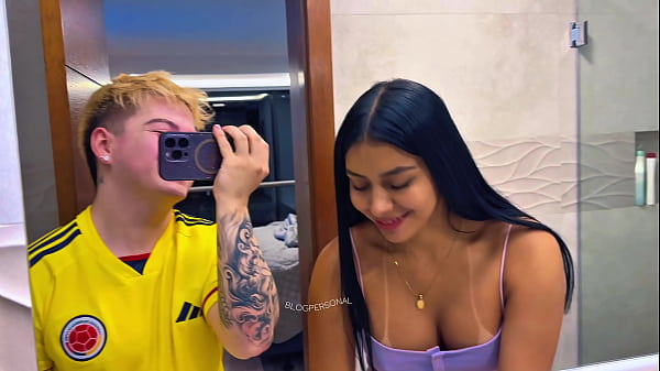 Mi novio me lleva a su casa a ver peliculas y se corre dentro de mi vagina 