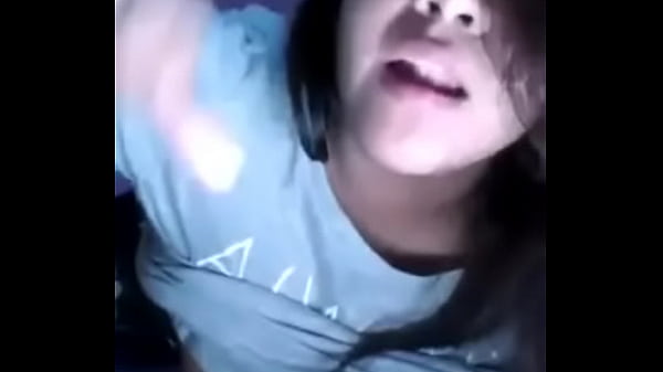 Play MP4 - Amiga enze&ntilde;andome las tetas