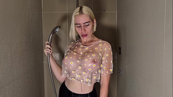 Play MP4 - Beauty with huge tits in the shower&period; Transparent top coat dry wet test&period;