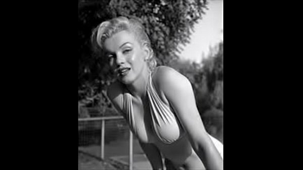 ENCUERA TIENE SEXO DESNUDA PERRA_COMPARTE