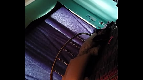 girl on bed have sex 