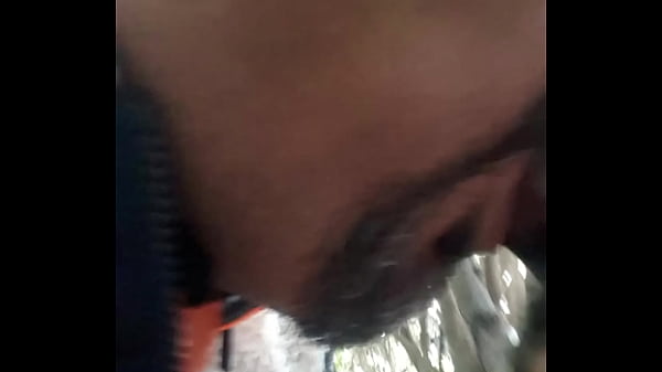 Play MP4 - sucking a black man at the park