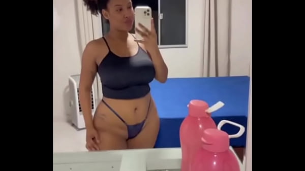 Esta calor ai aqui esta pegando it hot there it's on fire here #forbiddenpants #fyp #pawg #paag #curves #th 