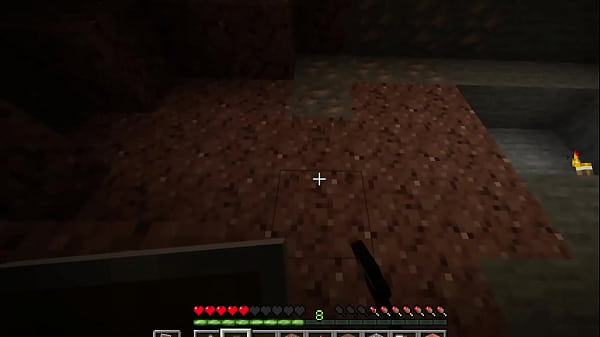 Minecraftero rompe su pico 2 veces en la mina 