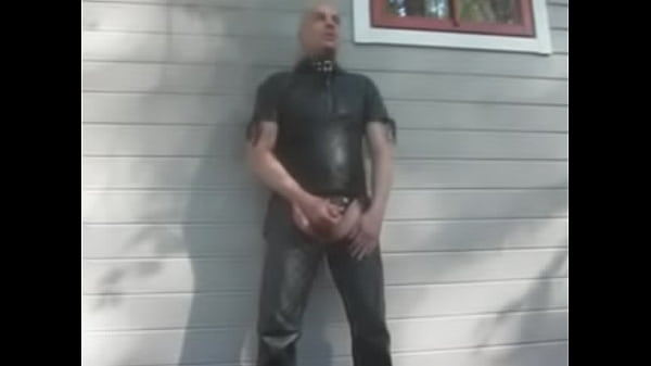 Play MP4 - Finnish amateur leather gay Juha Vantanen cums
