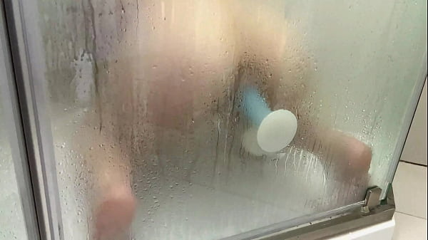 Play MP4 - Autumn South Solo Shower Dildo