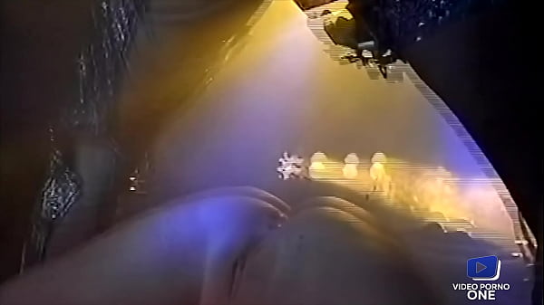 Alexandra, une amazone blonde qui aime se_faire prendre le_cul