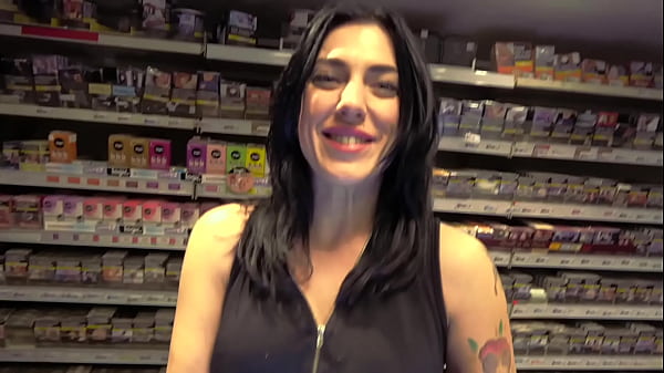 Sabrinabelle italienneveut une bonne_bite française