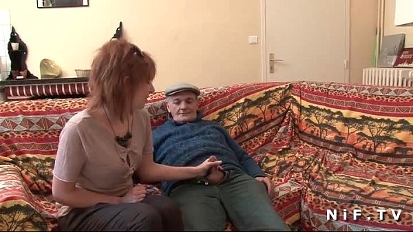 Play MP4 - French slut sodomized in threesome with Papy Voyeur