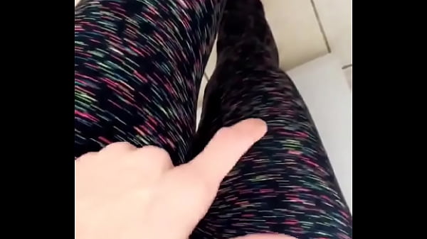 Play MP4 - Toc&aacute;ndome por encima de la calza