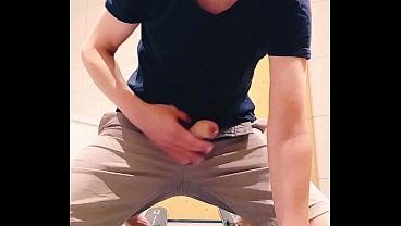 Masturbation On Flip Flops thumbnail