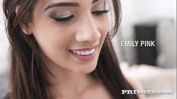 Emily_Pink Sexy Latina Debuts
