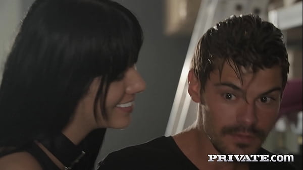 Play MP4 - Yenifer Chacon&comma; Anal Debut