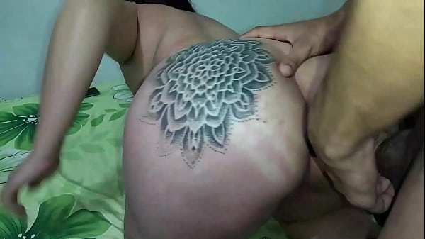 Por el culo no no lo resisto juguete anal beso negro meto el dedo y le meto la polla dura en su culo