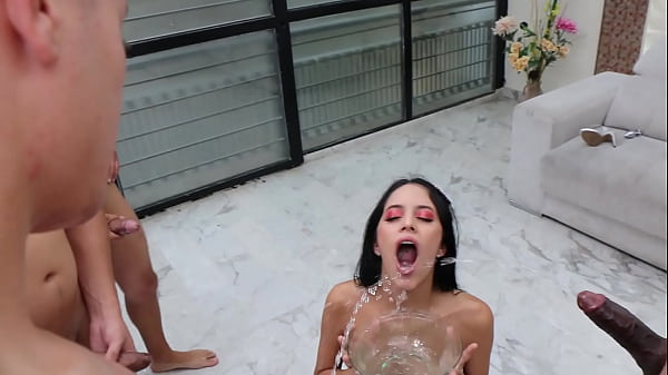 Behind the_scenes_MICHELLE_ANDERSON CINDY_LUNA HELEN STAR_pissing_LTP133