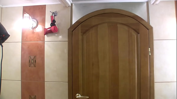 Nonton Shaving My Wet Pussy For You While Bathing thumbnail