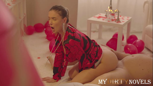 Mary Frost - Uhd - Festive Fuck And Creampie For A Couple thumbnail