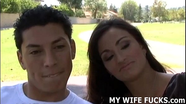 Watching my wife Mia fucking_a stranger