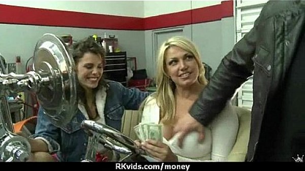 Hot Sexy Amateur Babe Needs A Lift And Takes Cash 21 thumbnail