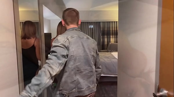 Play MP4 - Mommy's Night Out&excl; Squirting MILF Gets Pussy Pounded by Jock Stud - Leah Layz&comma; Steve Rickz